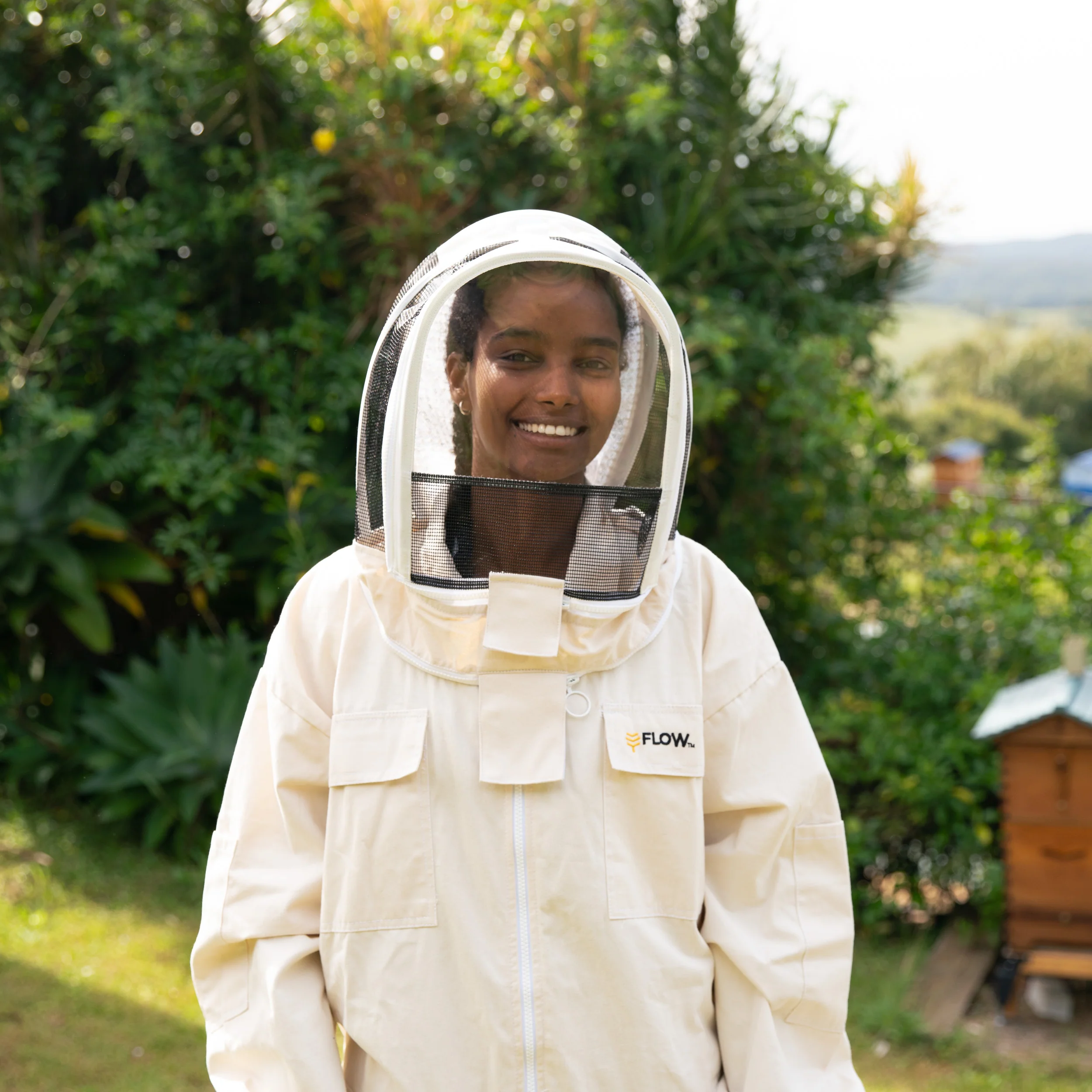 Flow Bee Suit Hood – Clear View - Image 3